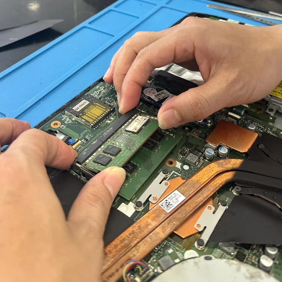 Vệ sinh laptop đà nẵng – làm sạch quạt, tản nhiệt, tra keo