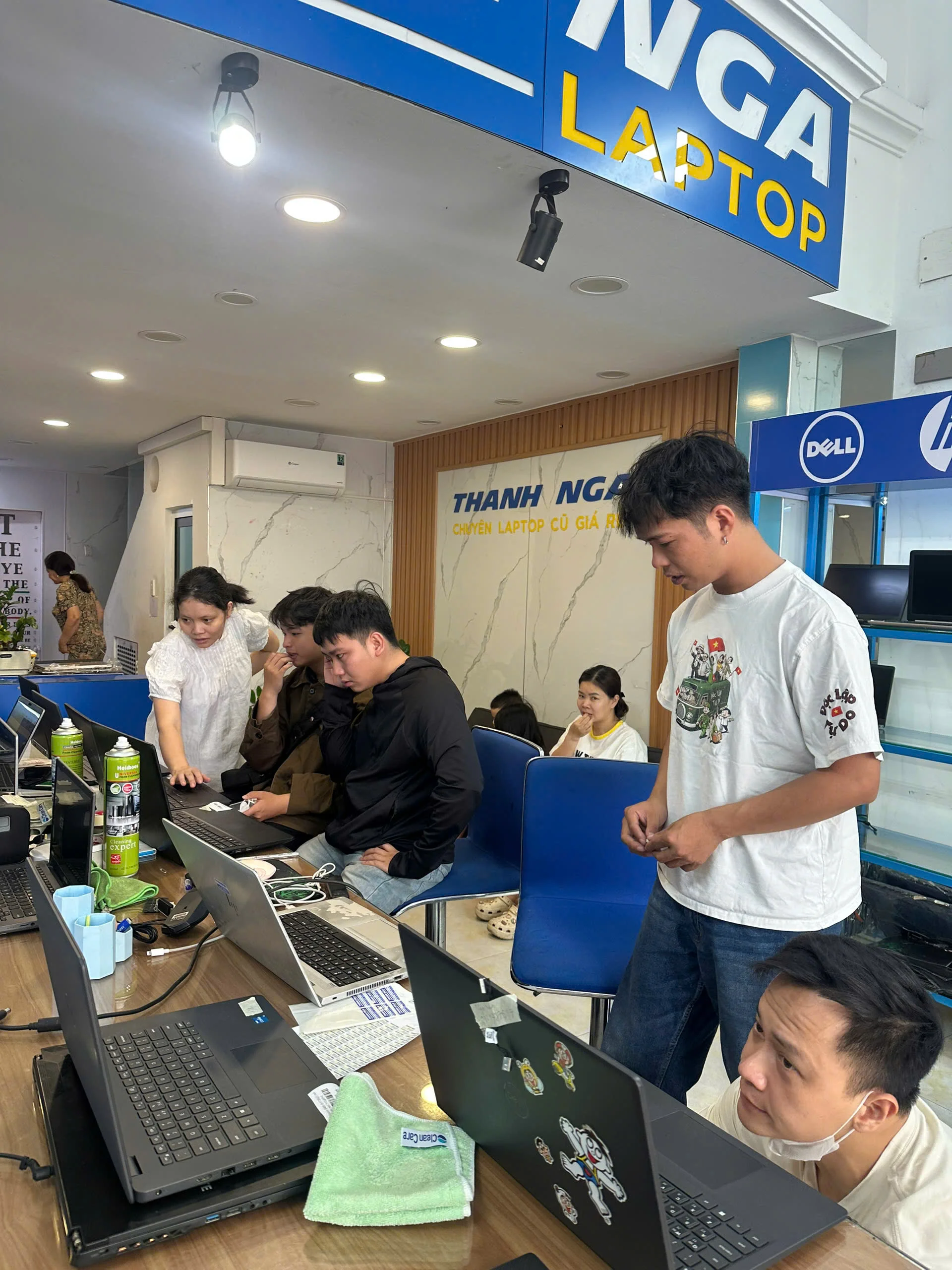 Bàn phím và Touchpad Laptop bị loạn: nguyên nhân thường gặp