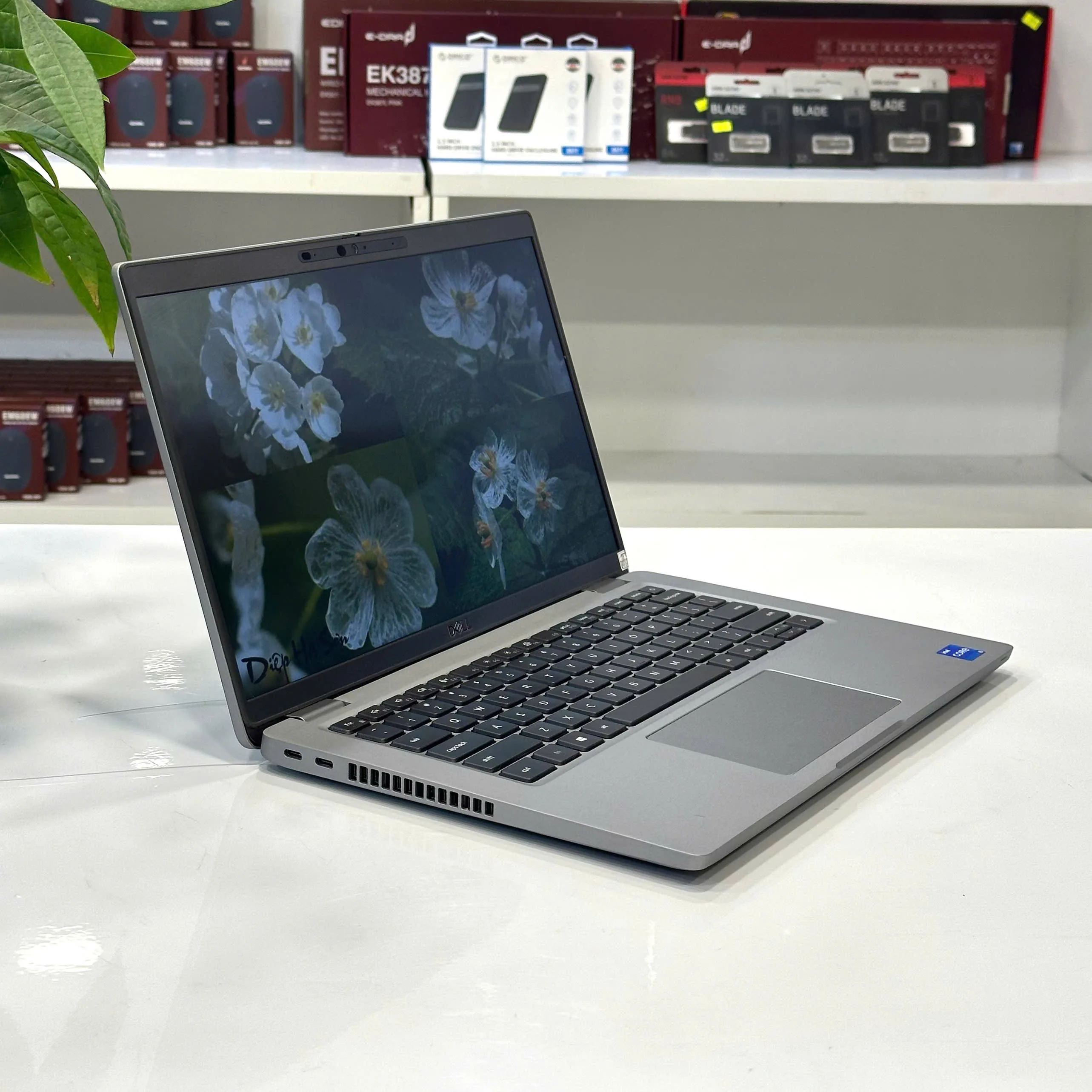Laptop dell latitude 5420 core I5-1145G7/ RAM 8GB/ SSD 256GB/ 14 FHD (Like New)