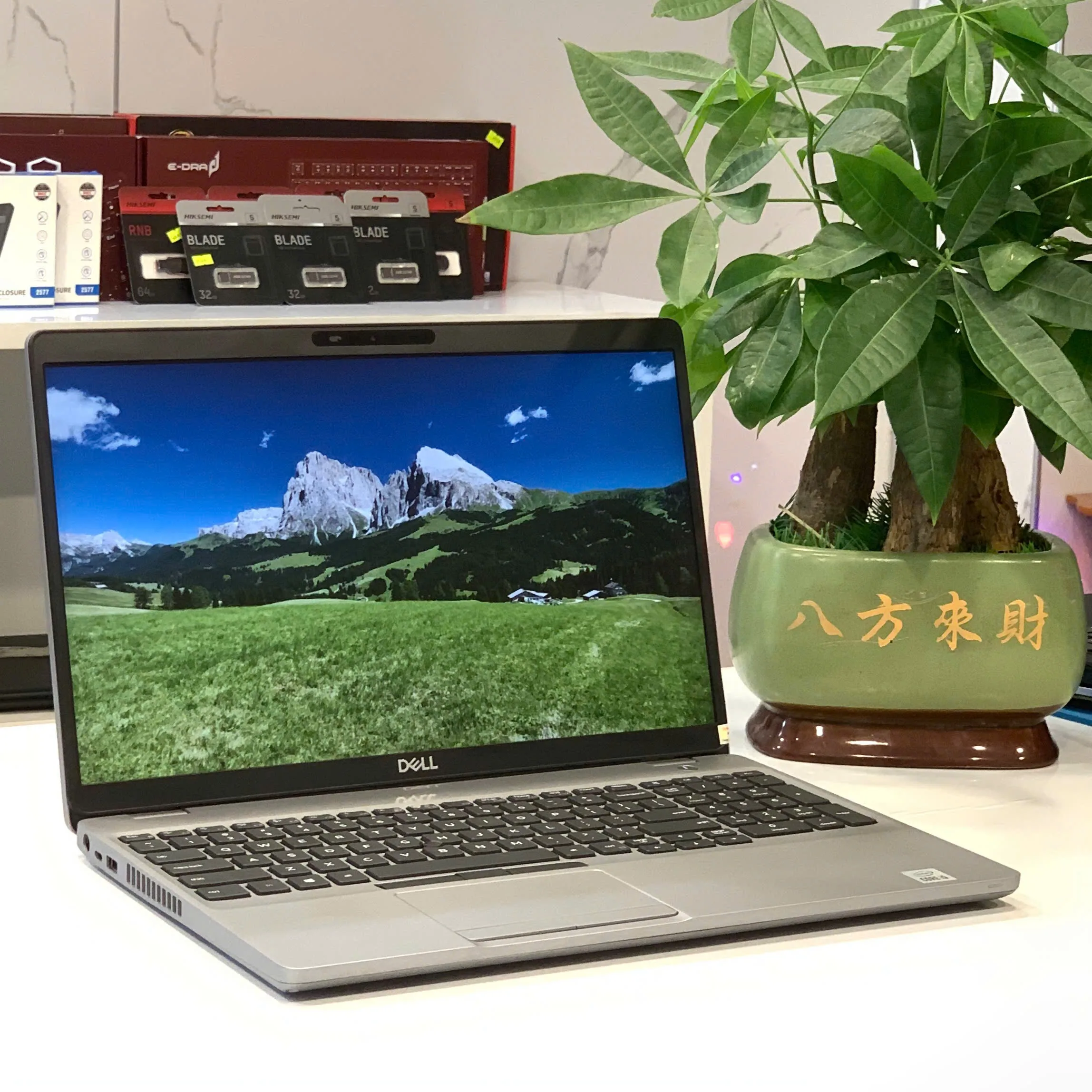 Laptop Cũ Dell Latitude E5511 i5-10XXXH, RAM 8GB, SSD 256GB, FHD