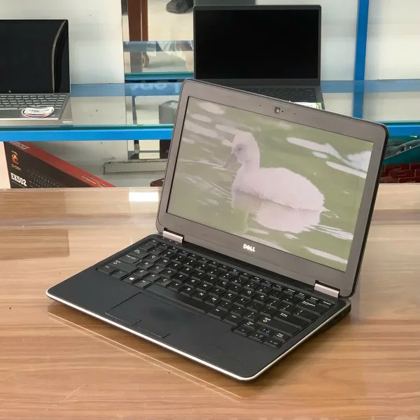 Laptop Cũ Dell Latitude E7240/ Core I7-4600U/ RAM 8GB/ SSD 120GB/ HD