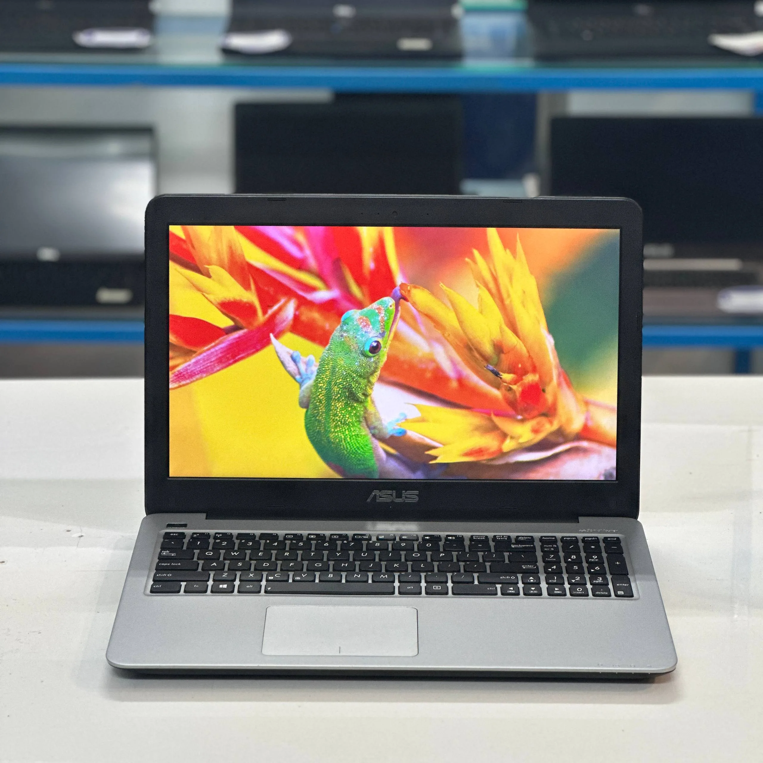 Laptop Asus X556UQK/ Core I7-7500U/ RAM 8GB/ SSD 240GB/ FHD/ VGA 940MX